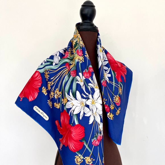 Salvatore Ferragamo Silk Scarf Flowers Blue Multicolor Wrap Scarf - Picture 4 of 15